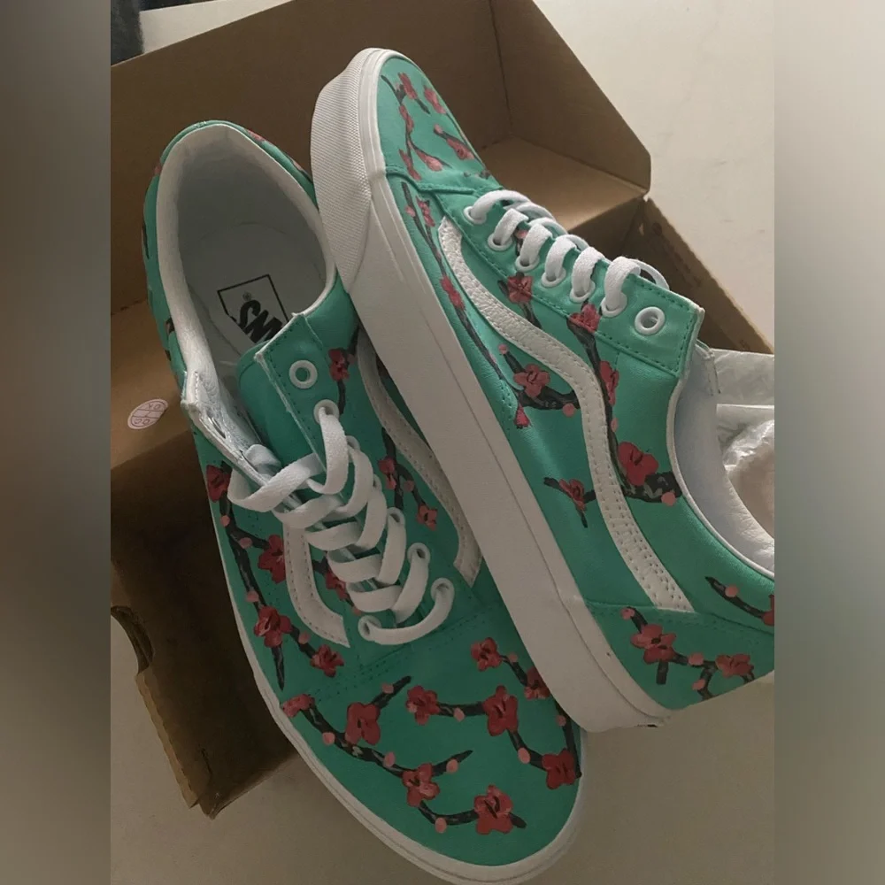 NWT Custom hand painted Vans - Picture 5 of 13